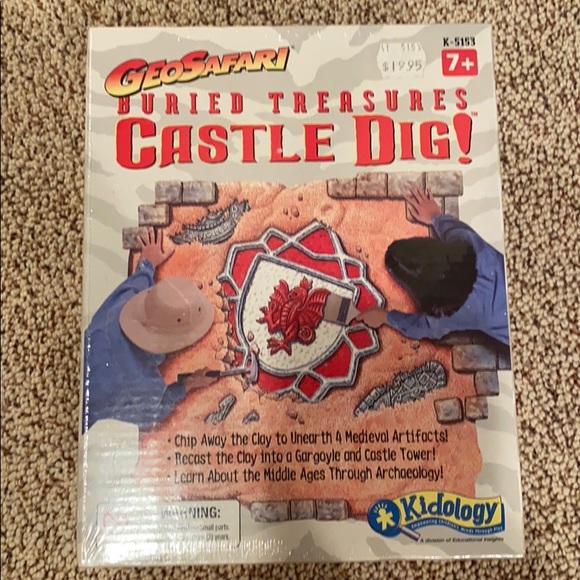 Geo Safari - Buried Treasure Castle Dig - Picture 1 of 2